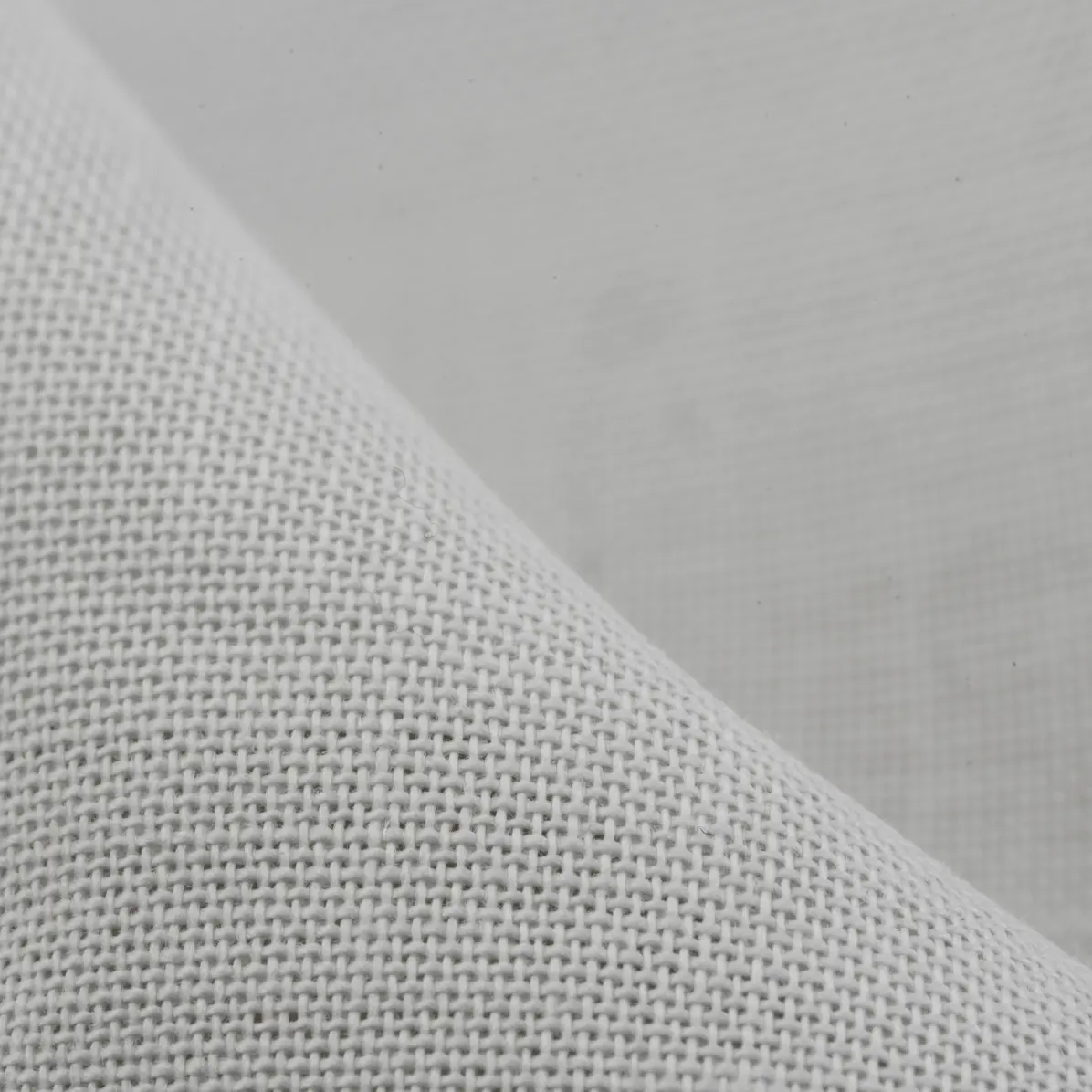 Fusible interfacing white 155 g/m² -  Medium soft drape
